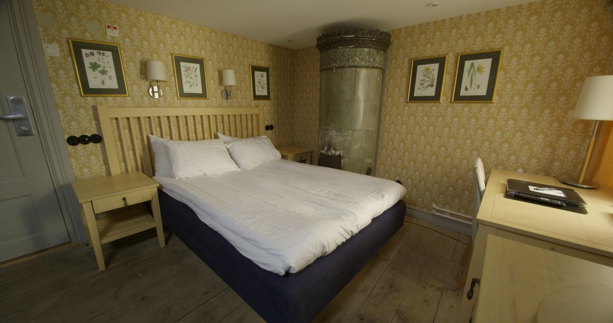 Western Royal Hotel 4*