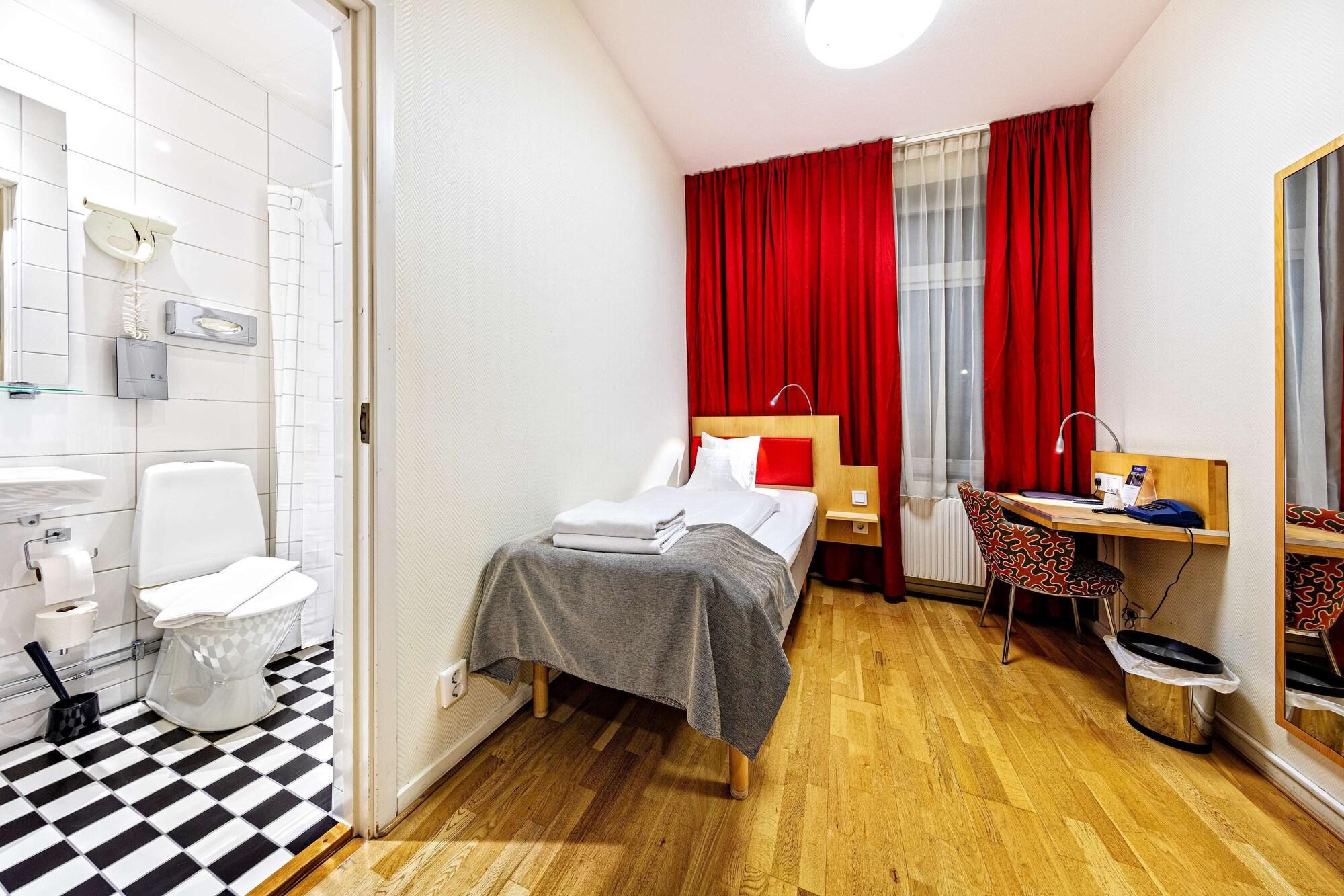 Western Royal Hotel 4*