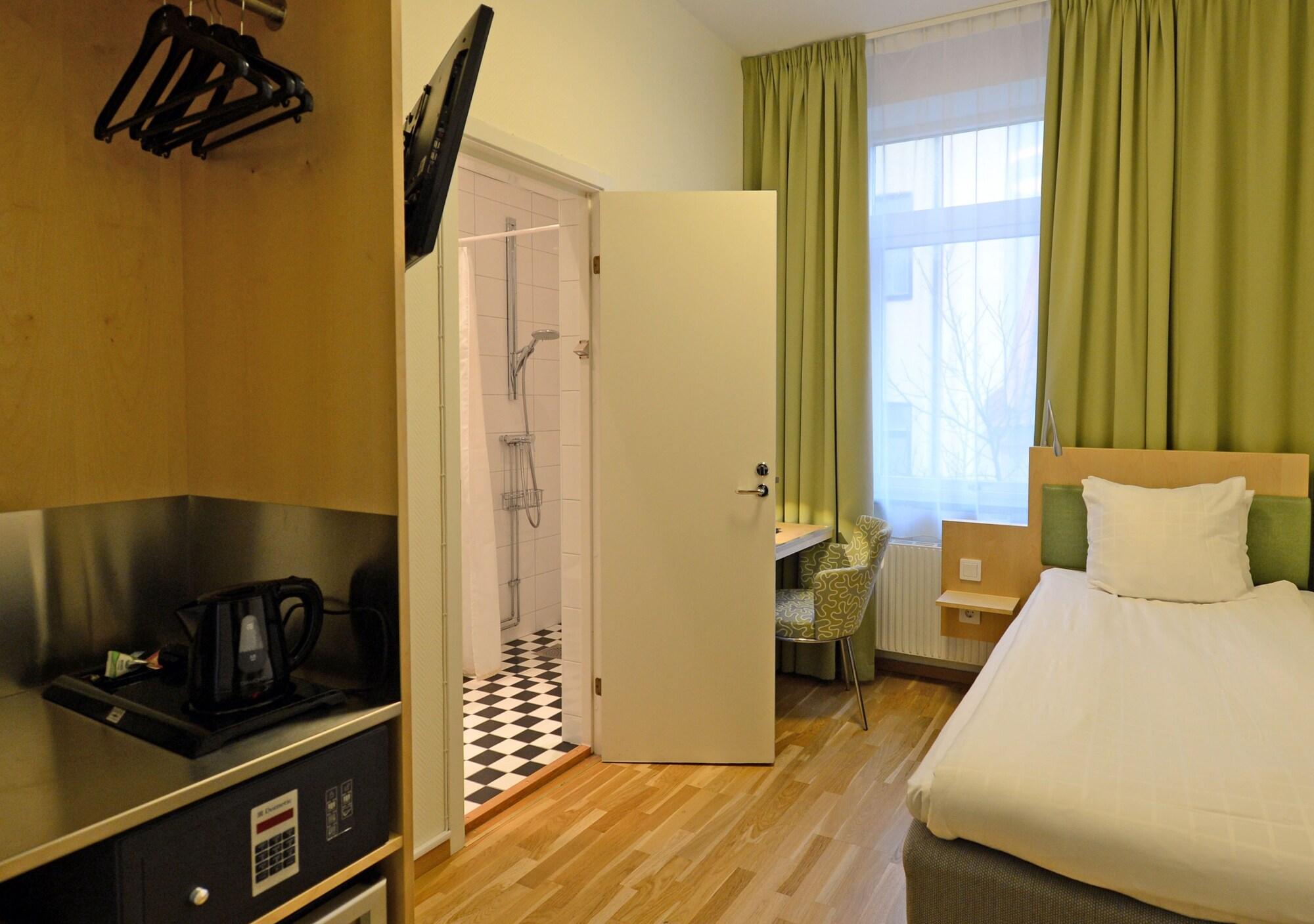 Western Royal Hotel 4*
